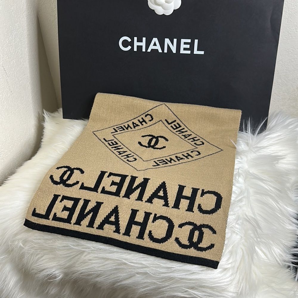 💯Authentic Chanel Scarf 🍀 - Picture 8 of 9